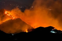 Medellín en alerta por cuatro incendios forestales: el cerro de Las Tres Cruces, entre los puntos más críticos
